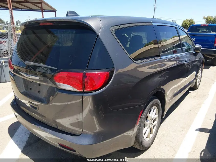 2020 CHRYSLER VOYAGER LX