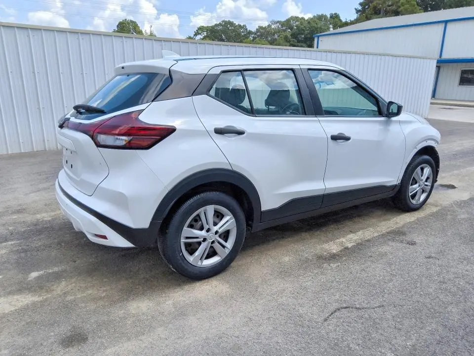 2023 NISSAN KICKS S  