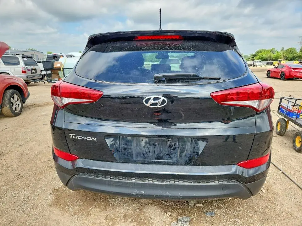 2018 HYUNDAI TUCSON SE  
