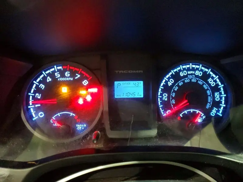 2017 TOYOTA TACOMA SR  