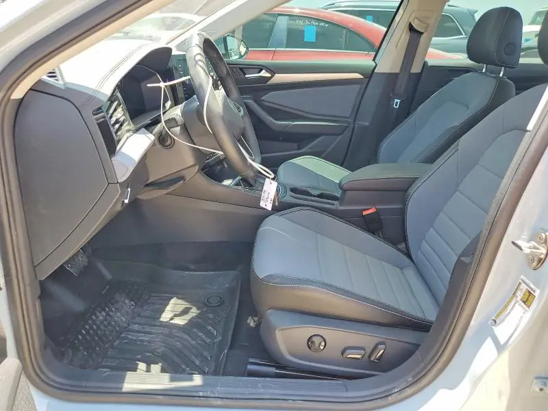 2025 VOLKSWAGEN JETTA SE  