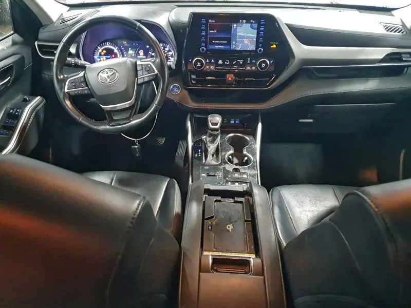 2022 TOYOTA HIGHLANDER HYBRID XLE  