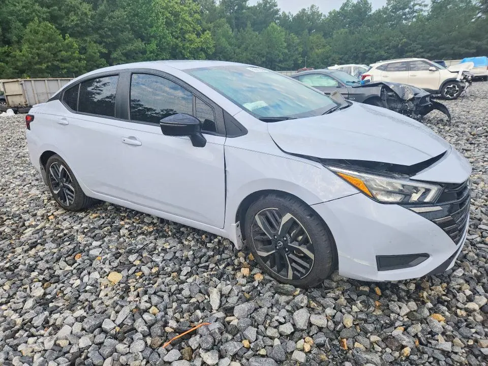 2024 NISSAN VERSA SR  