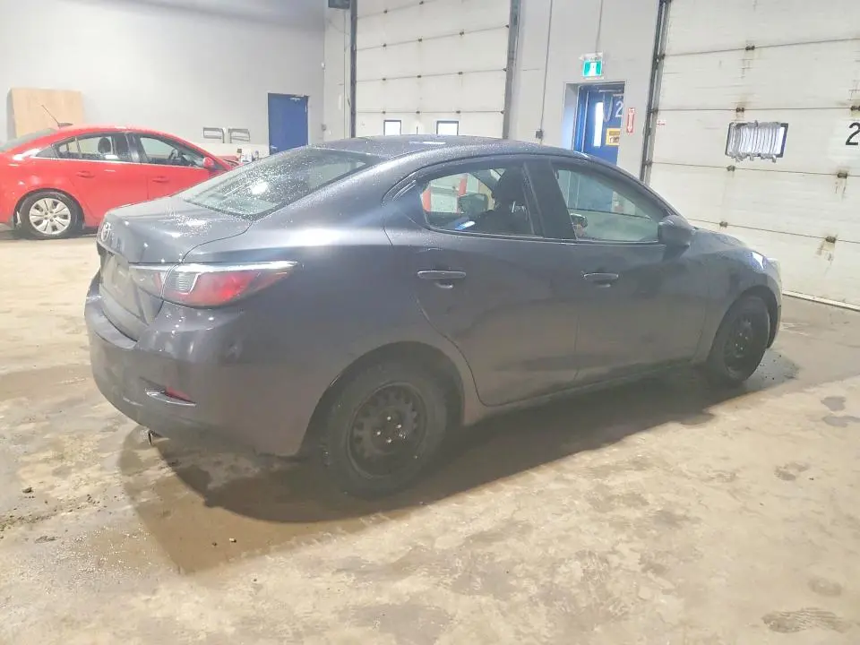 2016 TOYOTA YARIS   