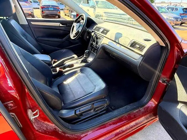 2015 VOLKSWAGEN PASSAT SE  