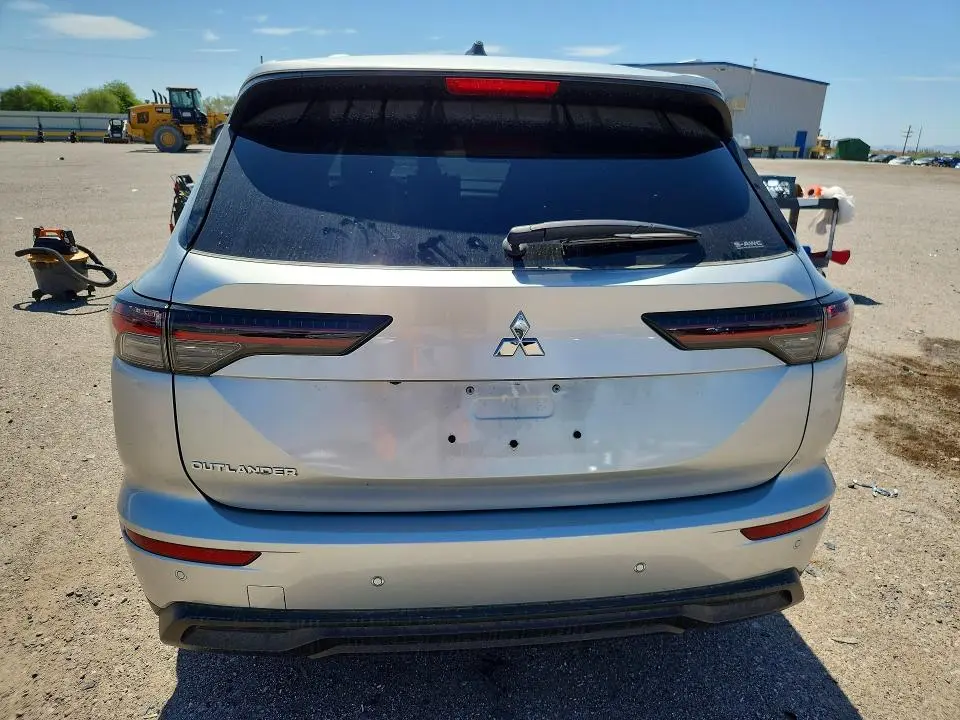 2025 MITSUBISHI OUTLANDER ES  