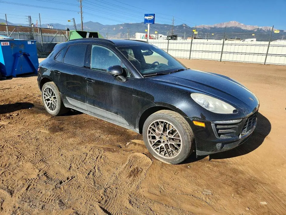 2016 PORSCHE MACAN S  