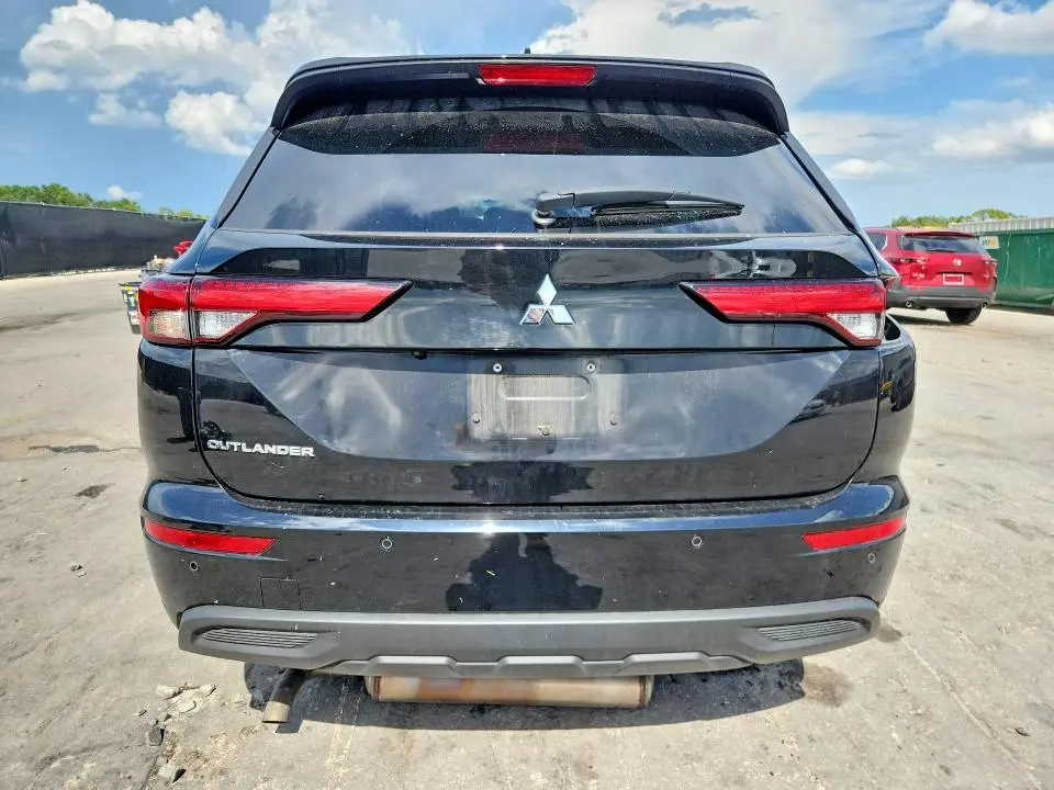 2024 MITSUBISHI OUTLANDER ES  