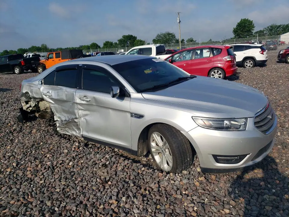 2016 FORD TAURUS SEL  