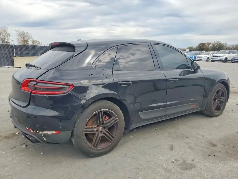 2016 PORSCHE MACAN S  