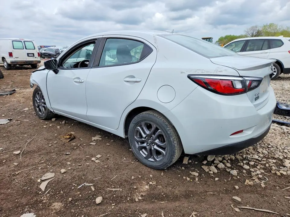 2019 TOYOTA YARIS LE  