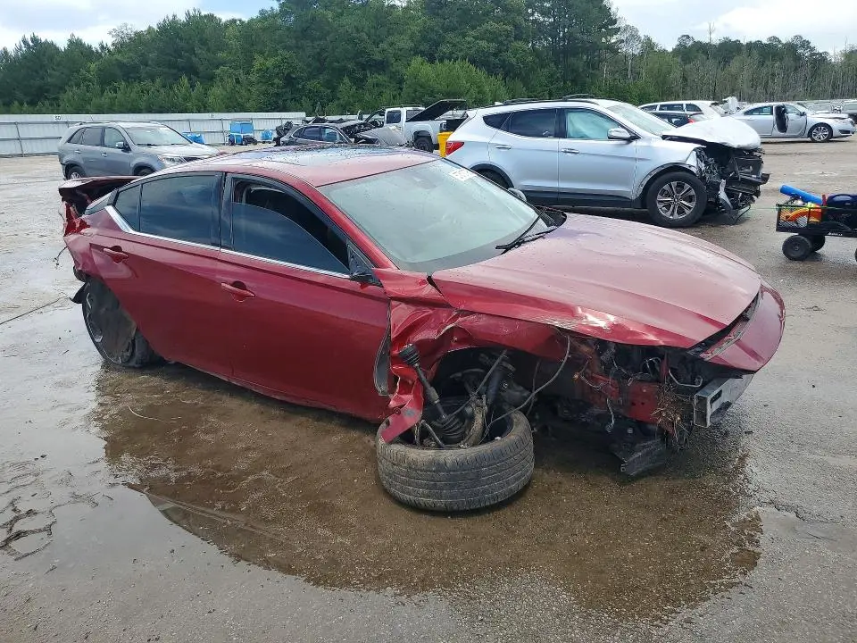 2023 NISSAN ALTIMA SR   