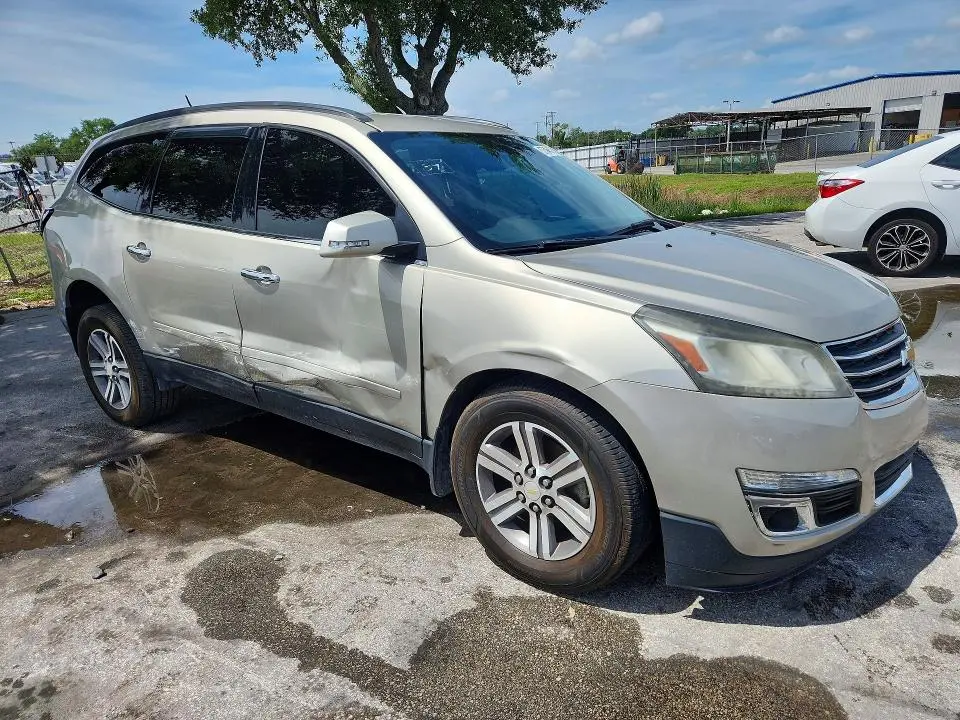 2017 CHEVROLET TRAVERSE LT  