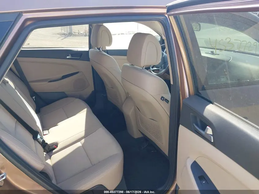 2016 HYUNDAI TUCSON SE