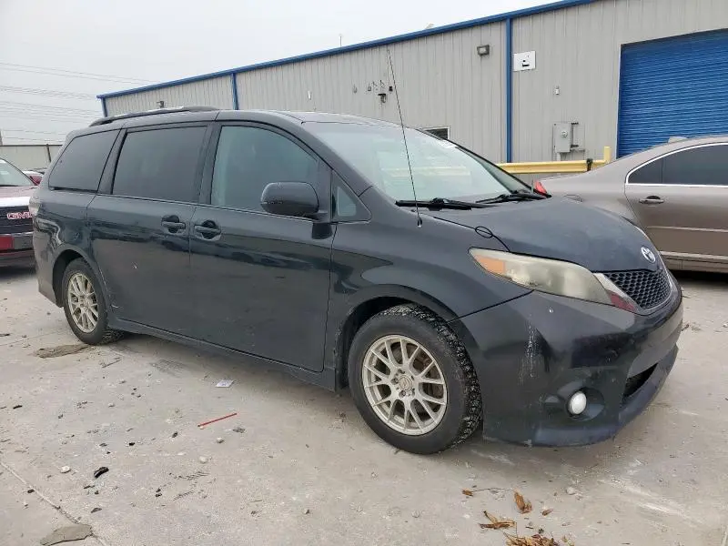 2011 TOYOTA SIENNA SPORT  