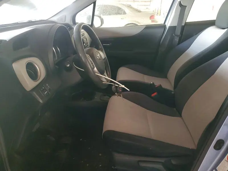 2013 TOYOTA YARIS 5-DOOR LE  
