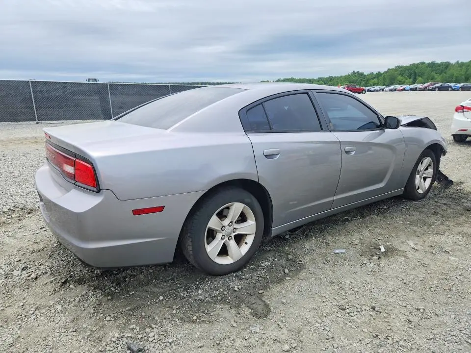 2013 DODGE CHARGER SE  