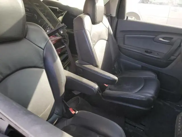 2010 CHEVROLET TRAVERSE LT  