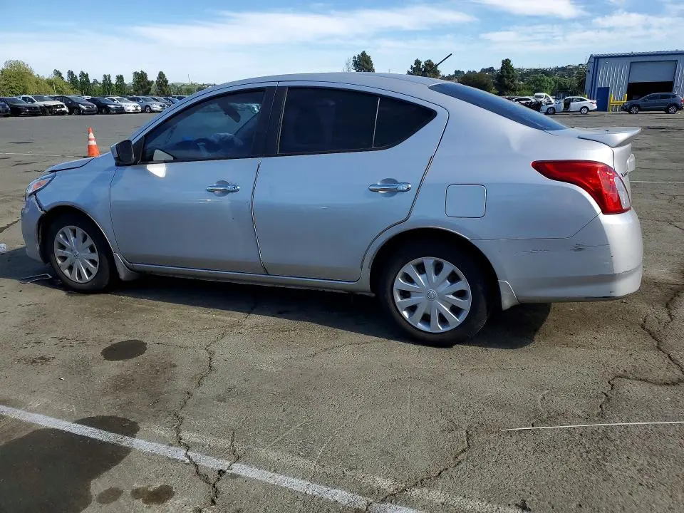 2015 NISSAN VERSA   