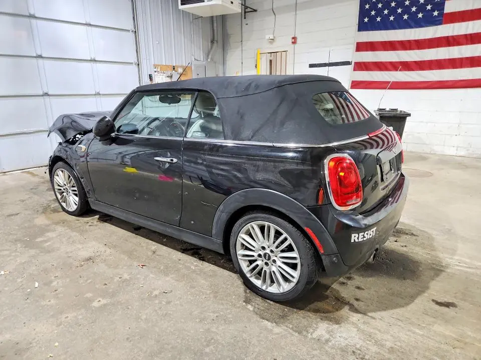 2017 MINI COOPER   