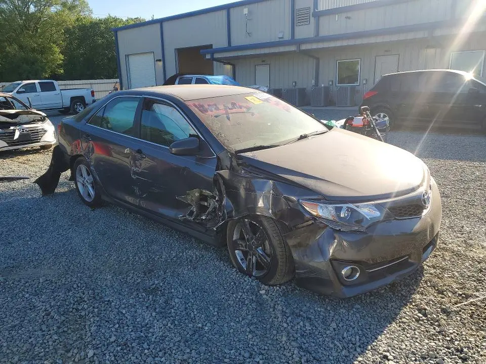 2013 TOYOTA CAMRY SE  