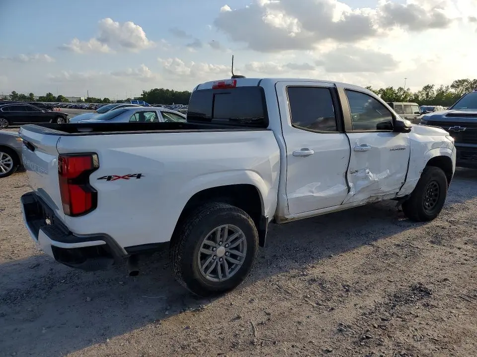 2024 CHEVROLET COLORADO LT  