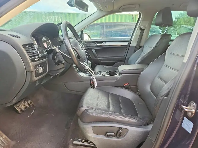 2013 VOLKSWAGEN TOUAREG V6  