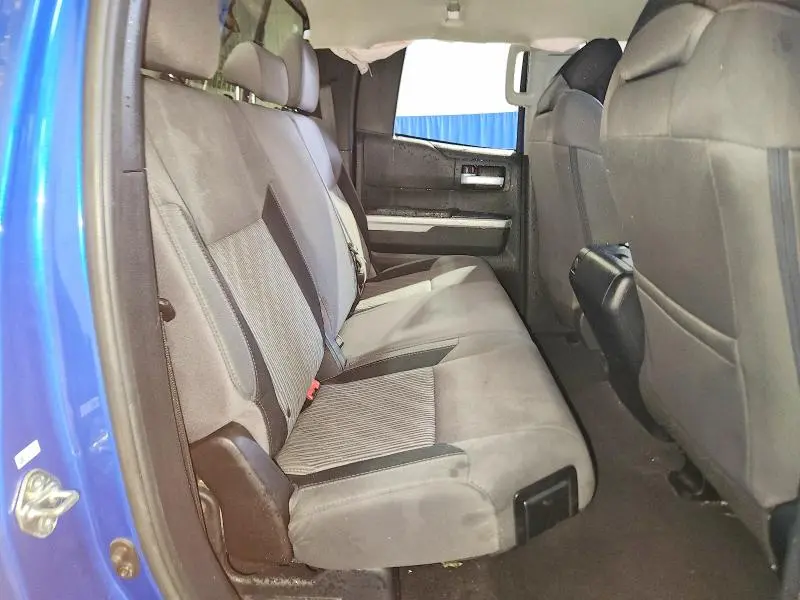 2017 TOYOTA TUNDRA SR5  