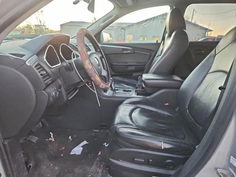 2010 CHEVROLET TRAVERSE LT  