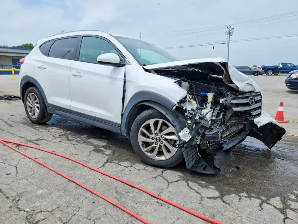 2016 HYUNDAI TUCSON SE  