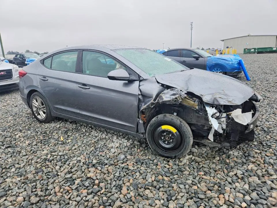 2019 HYUNDAI ELANTRA SEL  