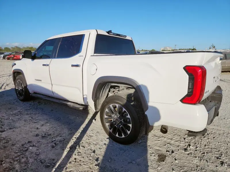 2024 TOYOTA TUNDRA CREWMAX LIMITED  