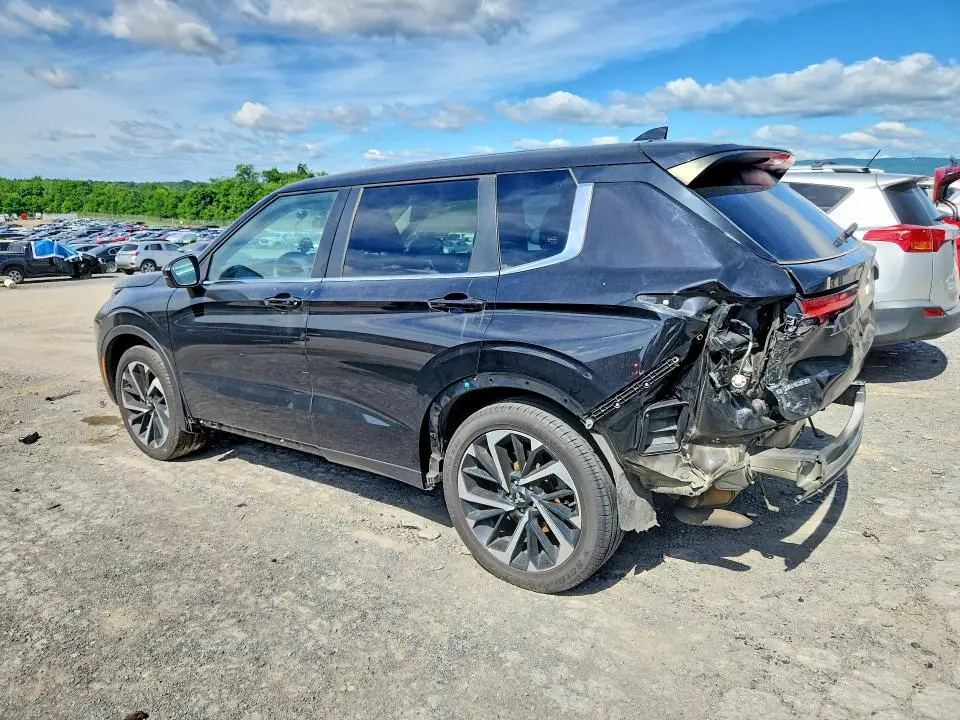2022 MITSUBISHI OUTLANDER SE  