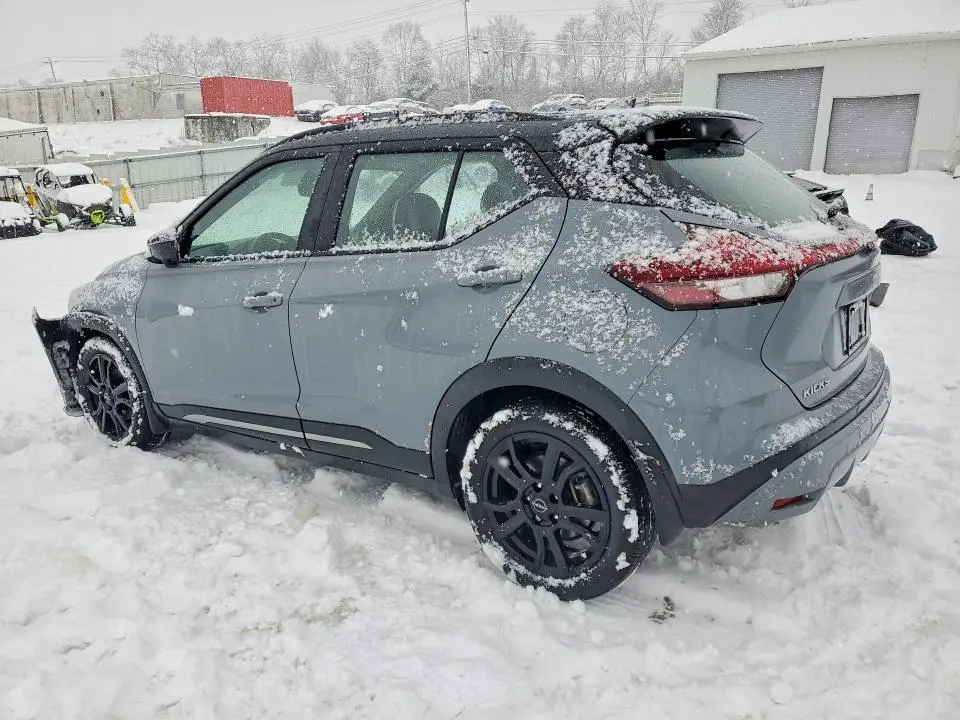 2022 NISSAN KICKS SR  