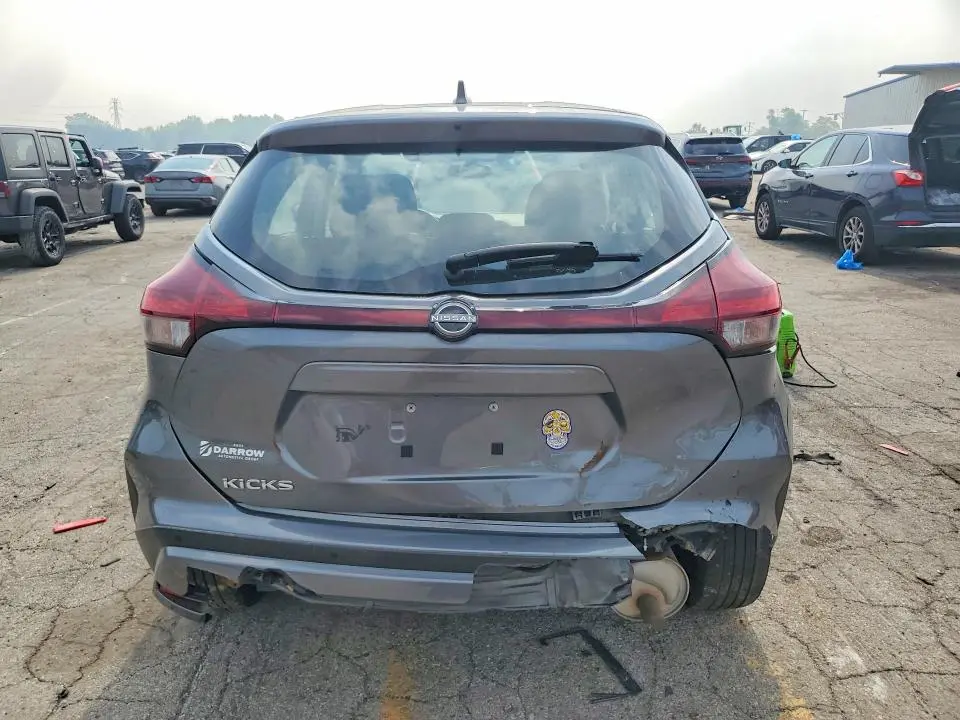 2022 NISSAN KICKS S  