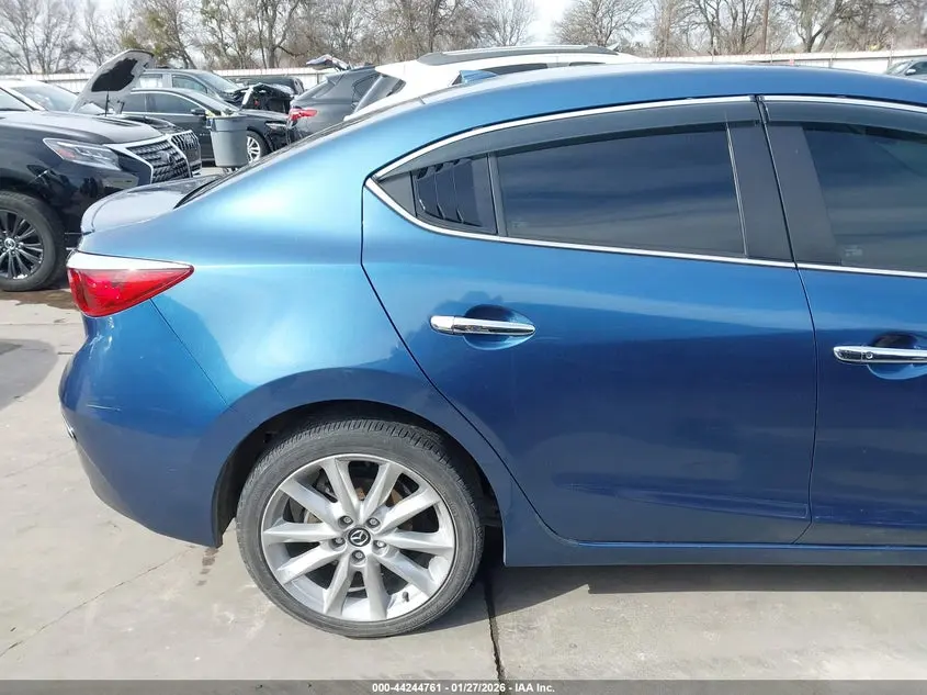2017 MAZDA MAZDA3 TOURING