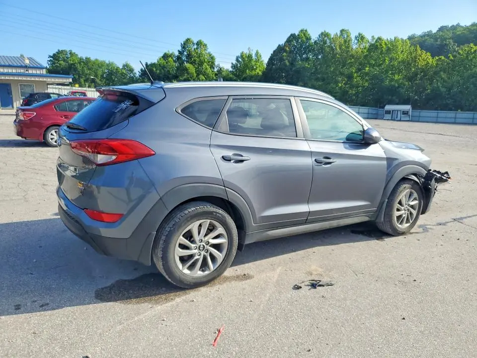 2016 HYUNDAI TUCSON SE  