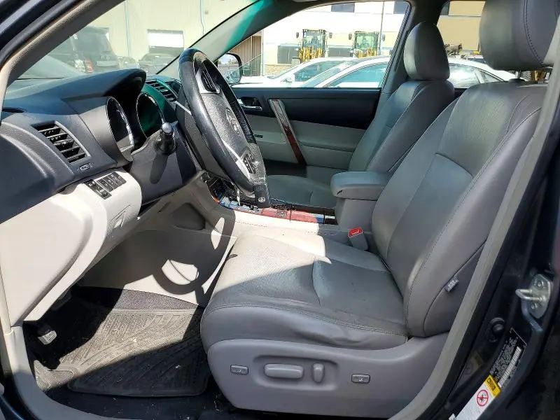 2013 TOYOTA HIGHLANDER LIMITED  