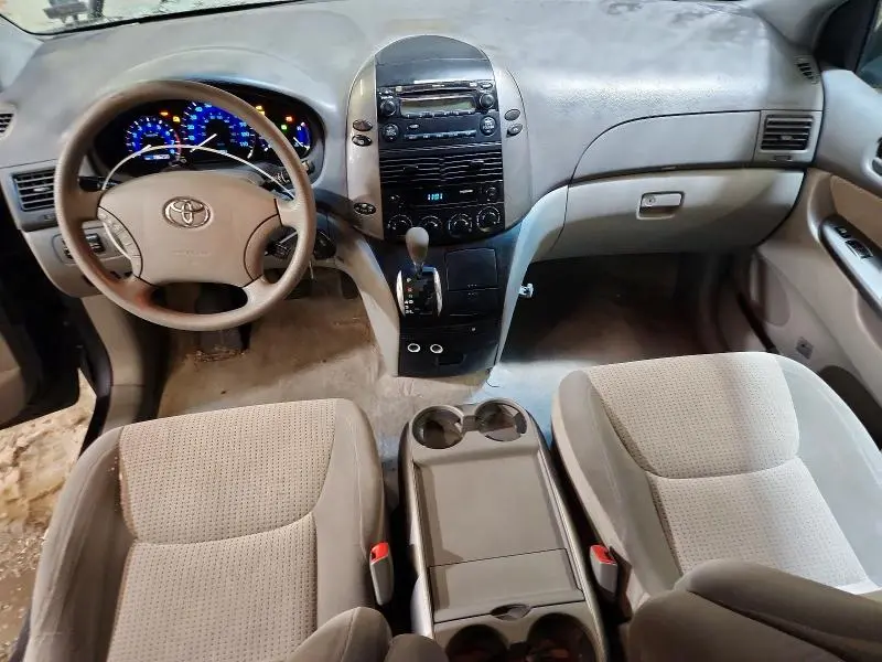 2010 TOYOTA SIENNA CE  