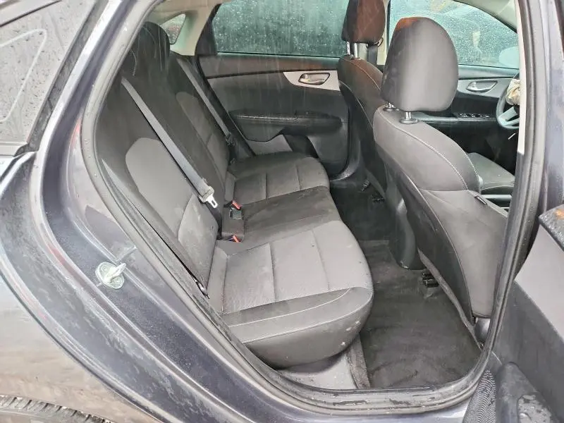 2022 KIA FORTE LXS  