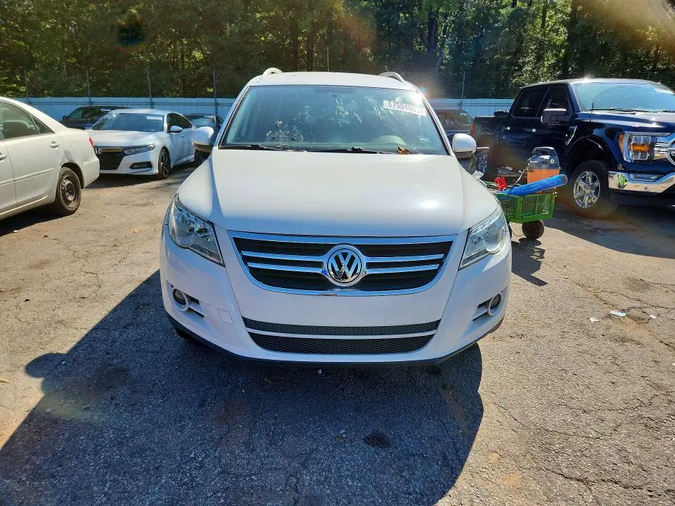 2011 VOLKSWAGEN TIGUAN S  