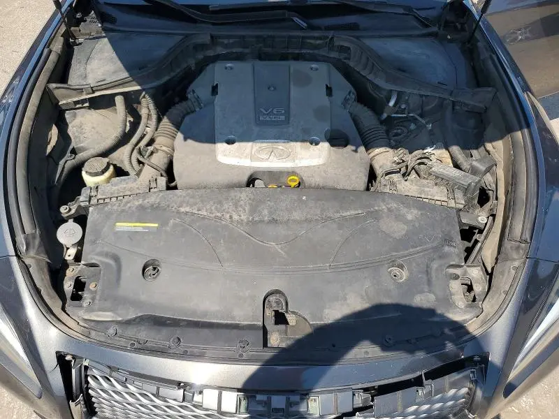 2015 INFINITI Q70 3.7  