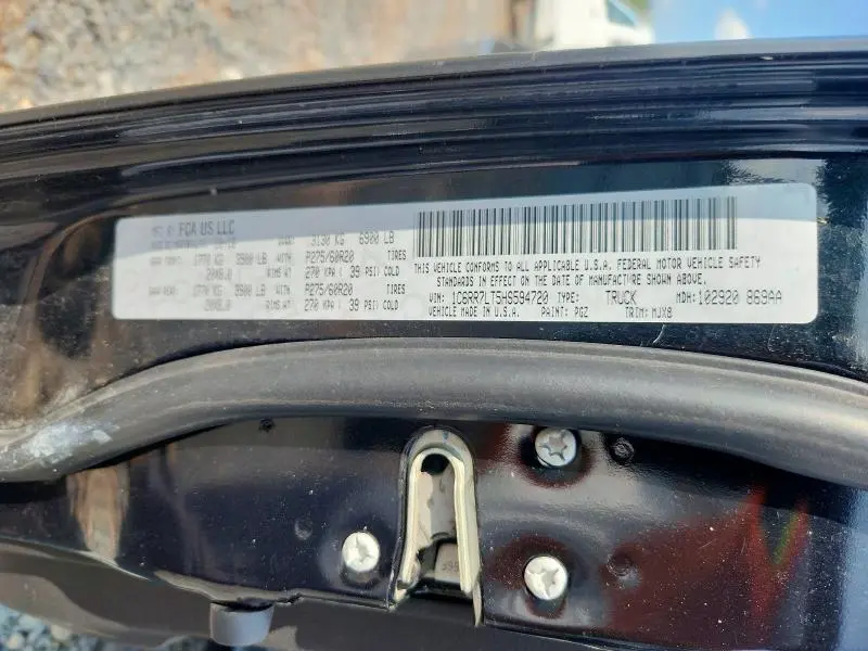2017 RAM 1500 SLT  