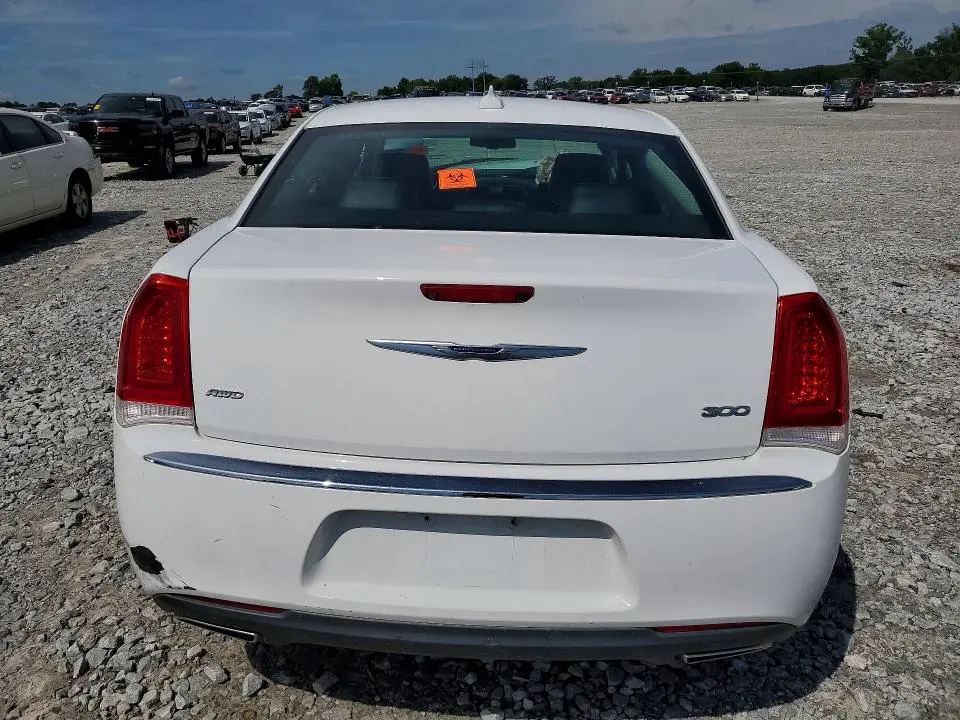 2019 CHRYSLER 300 LIMITED  