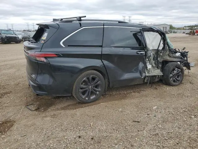 2022 TOYOTA SIENNA XSE  