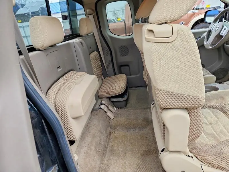2011 NISSAN FRONTIER SV V6  