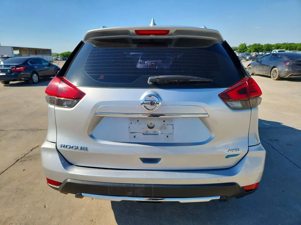 2017 NISSAN ROGUE SV  