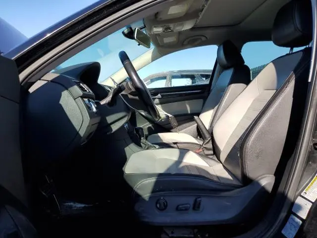 2015 VOLKSWAGEN PASSAT SE  