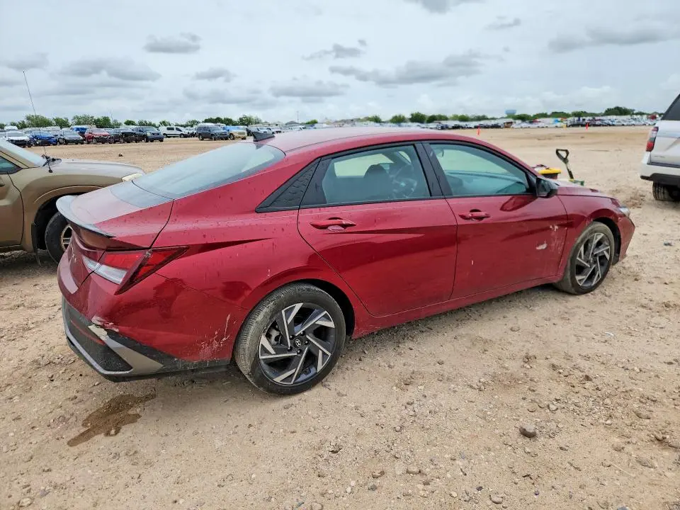 2025 HYUNDAI ELANTRA SEL SPORT  
