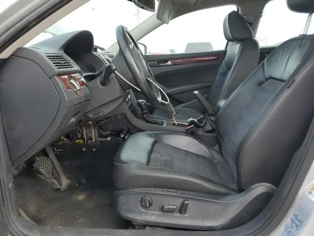 2013 VOLKSWAGEN PASSAT SEL